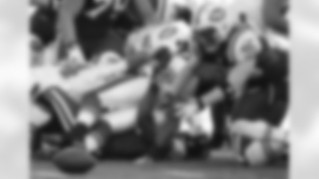 2011 Regular Season Week 9 Jets at Bills Game Photos