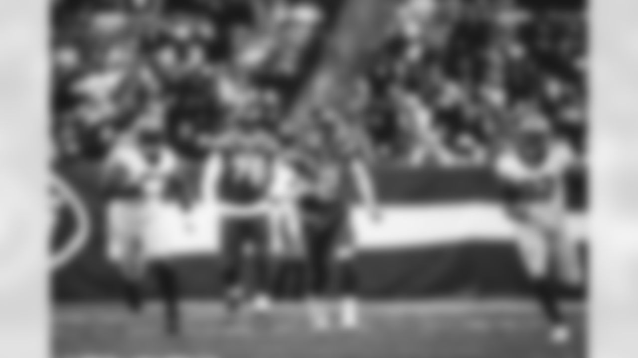 E_SNY_1774