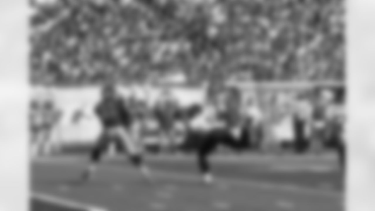 2011 Regular Season Week 2 Jets vs Jaguars Game Photos