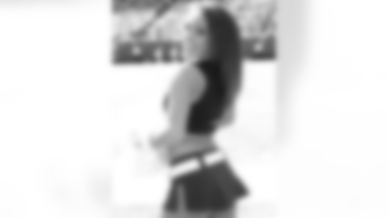 Justine 2009 Flight Crew Member Photos