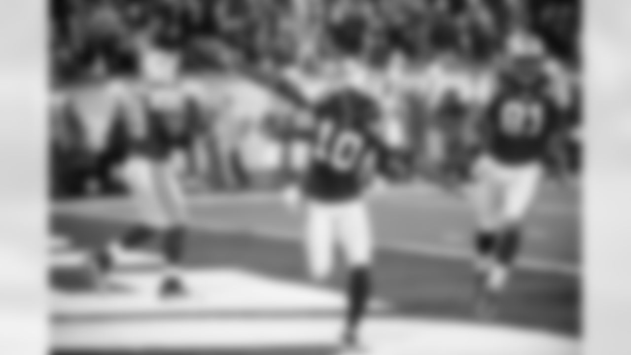 2010 Week 12 Jets vs Bengals Game Photos