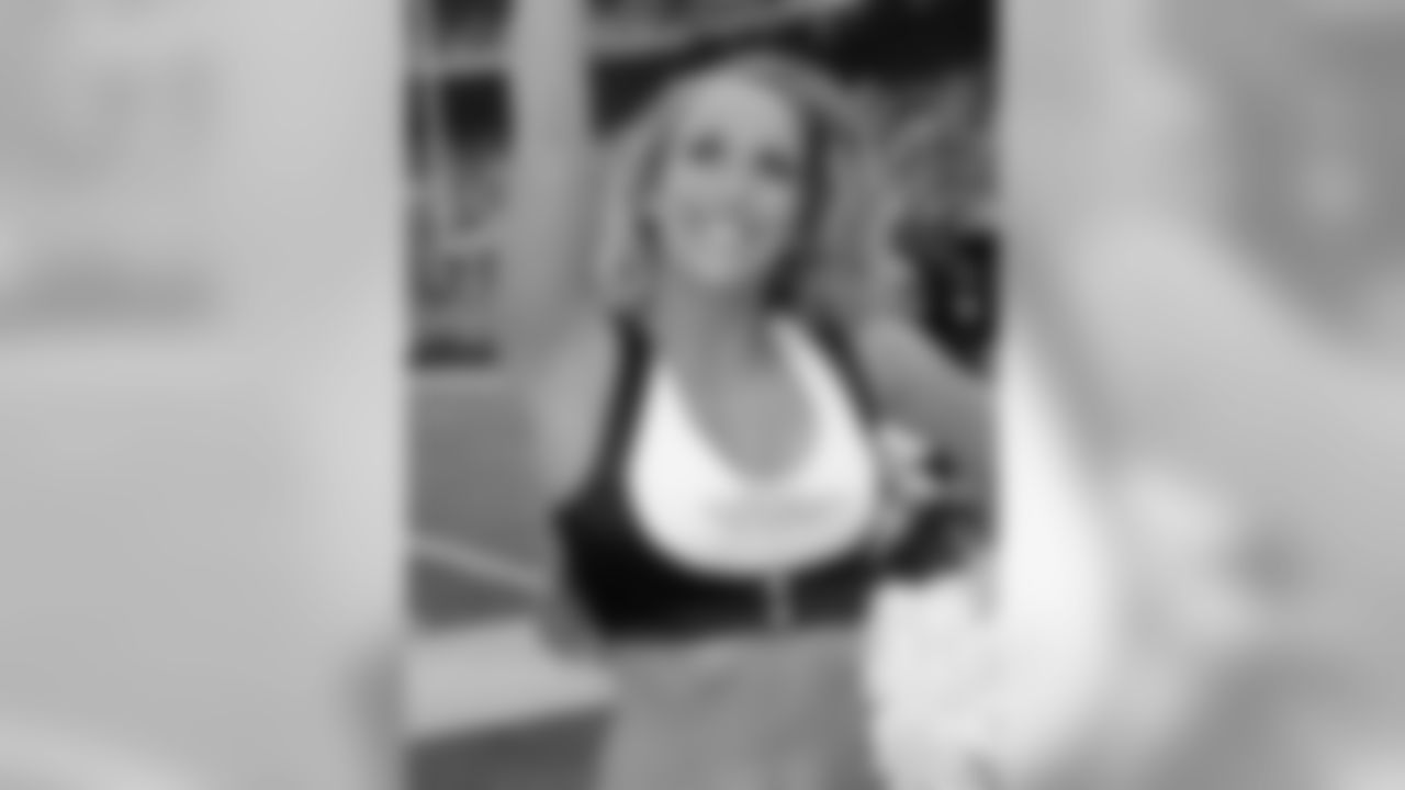 Amanda C. 2009 Flight Crew Member Photos