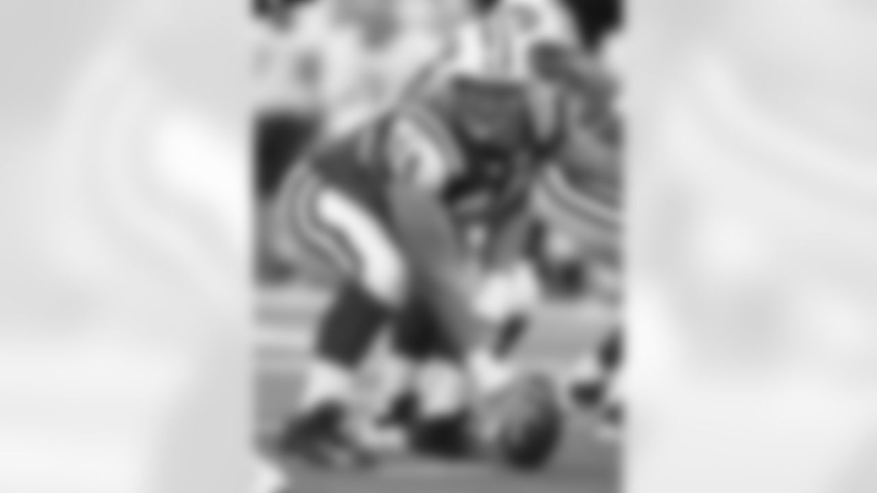 Nick Mangold Photos