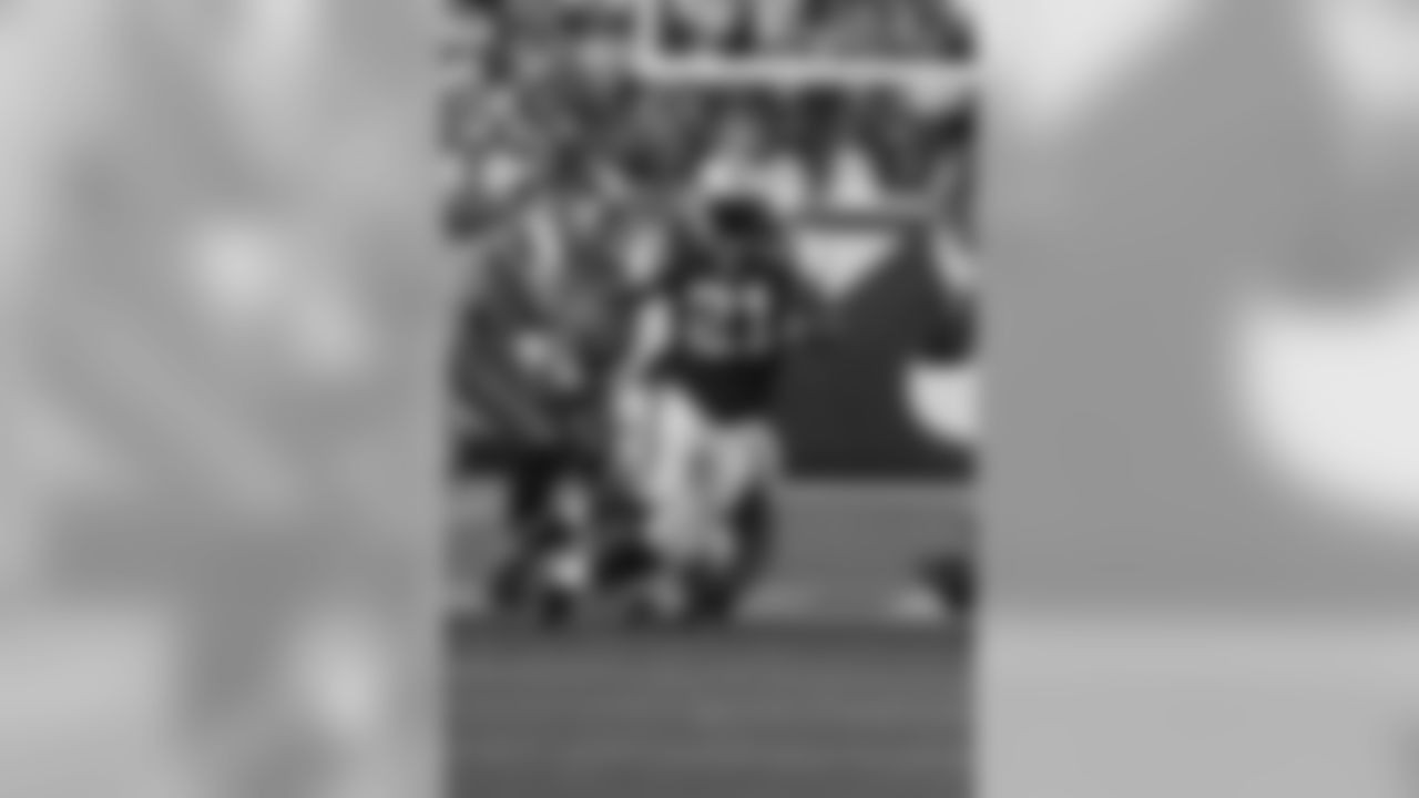 LaDainian Tomlinson Photos