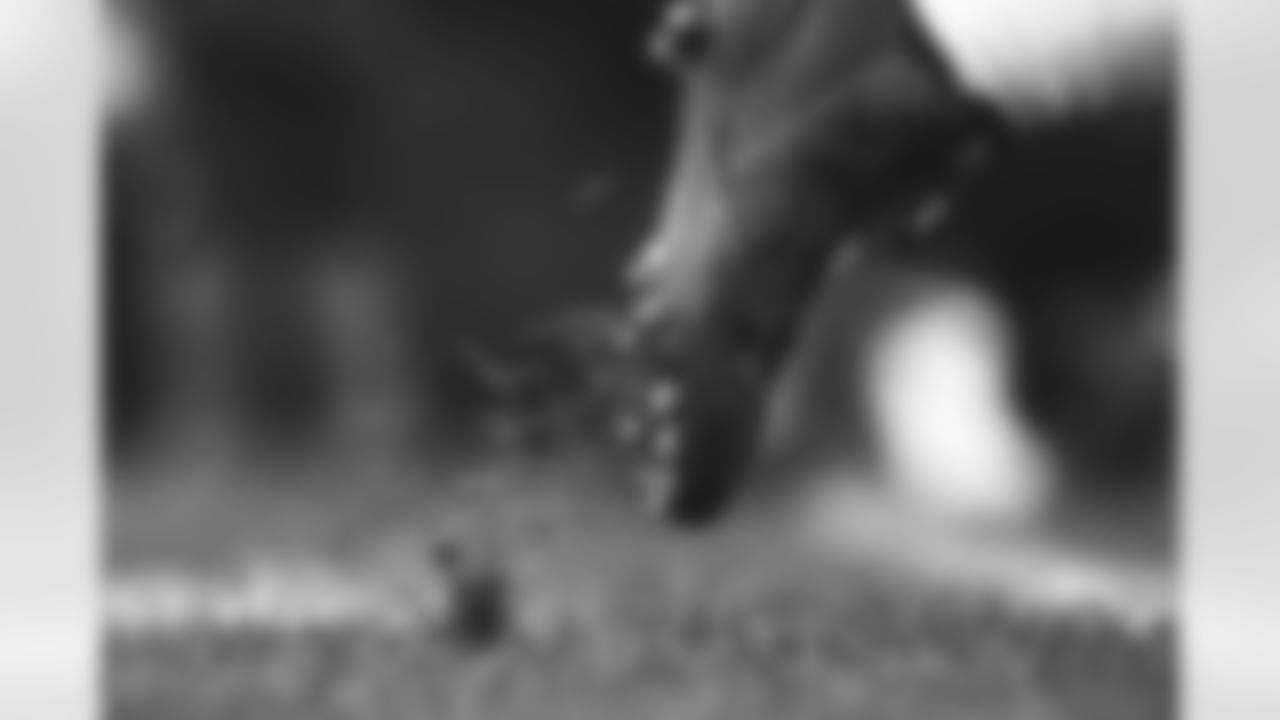 E_MK2_9827