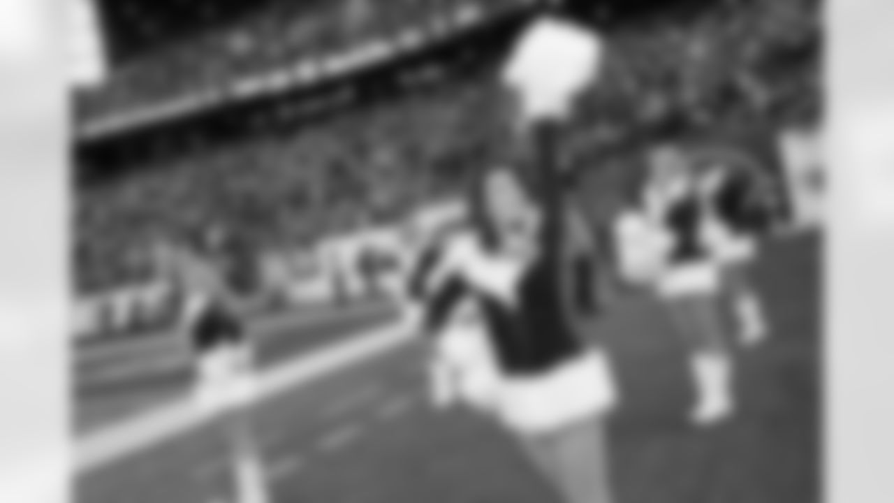 New York Jets Flight Crew: Jets vs Giants