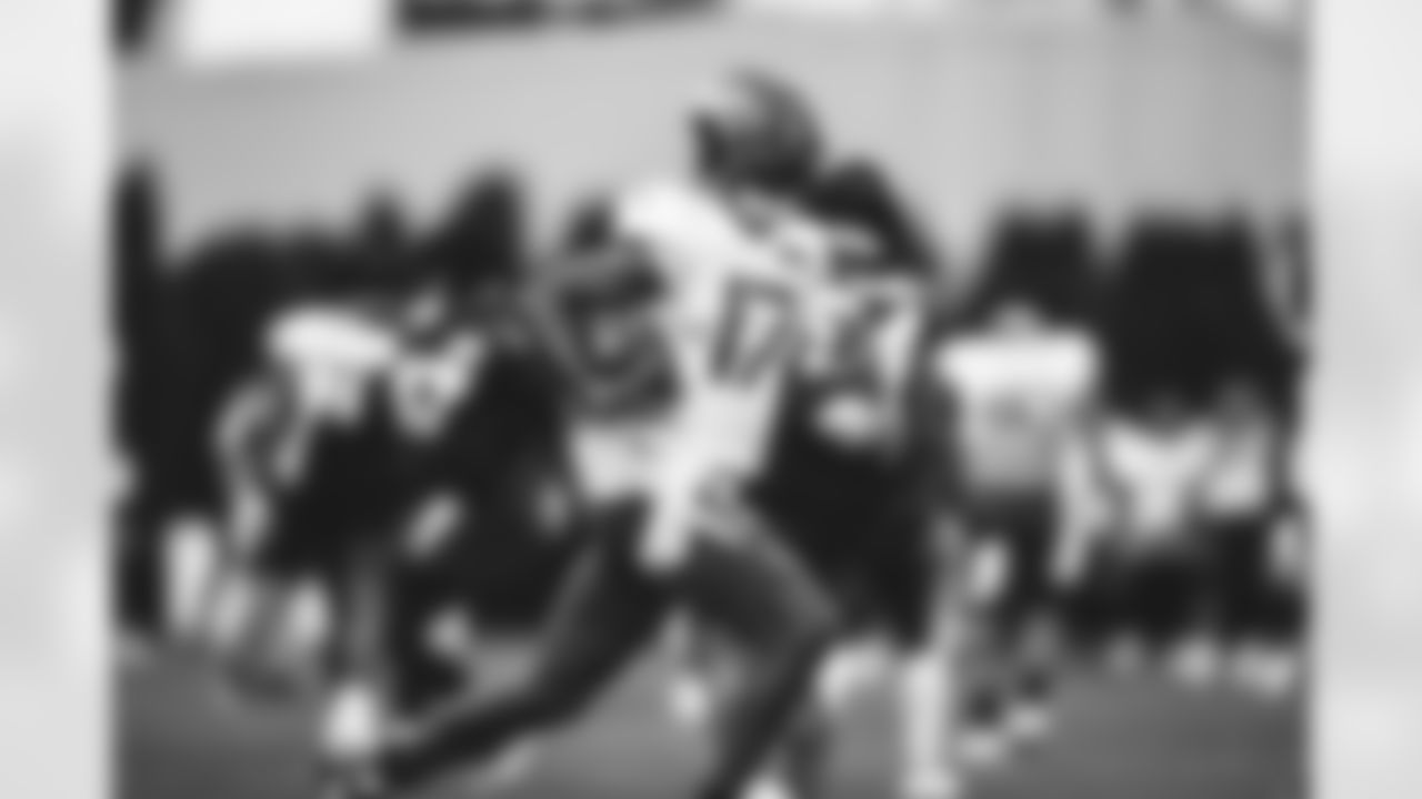 E_SNY_2758