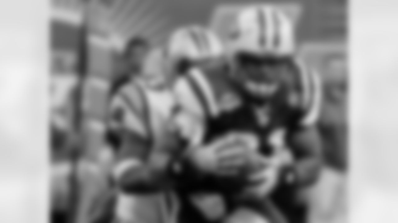 2009 Week 12 Jets vs Panthers Photos