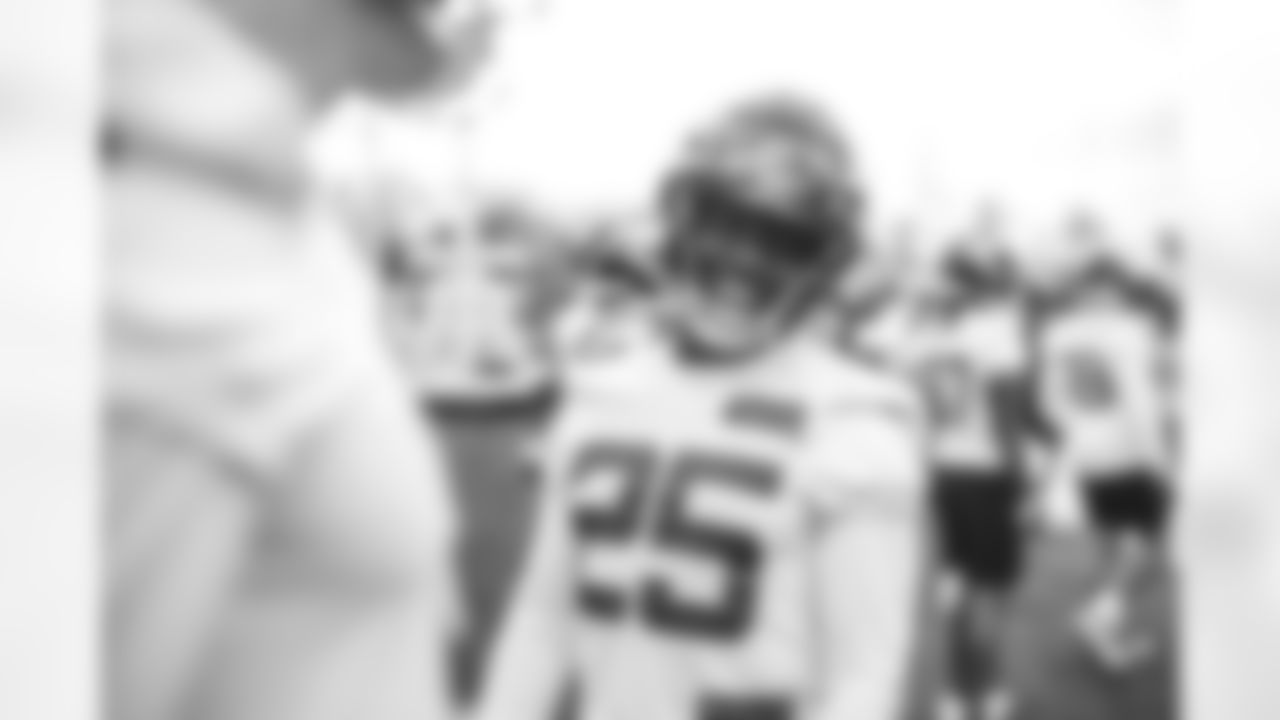 RB Israel Abanikanda