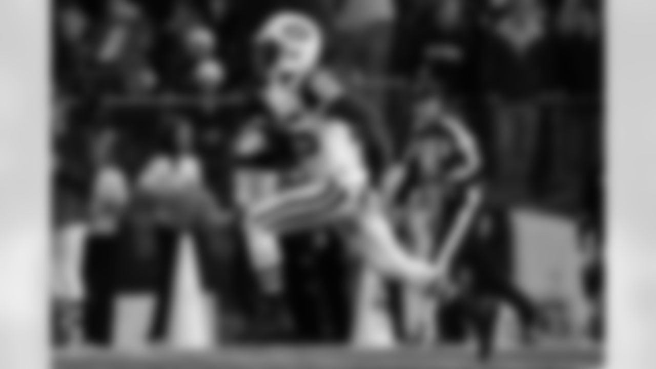 Joe Mcknight Photos