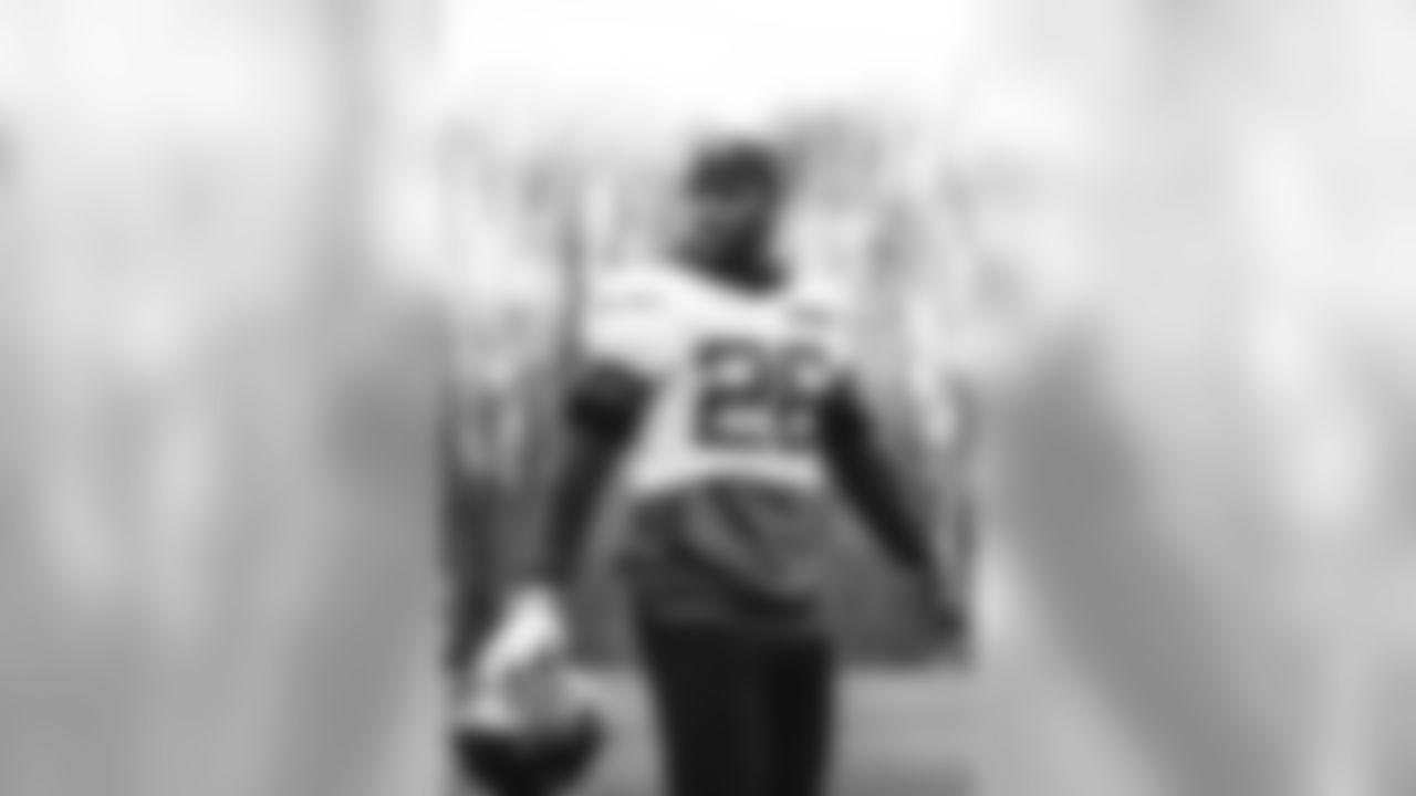E_SNY_8893