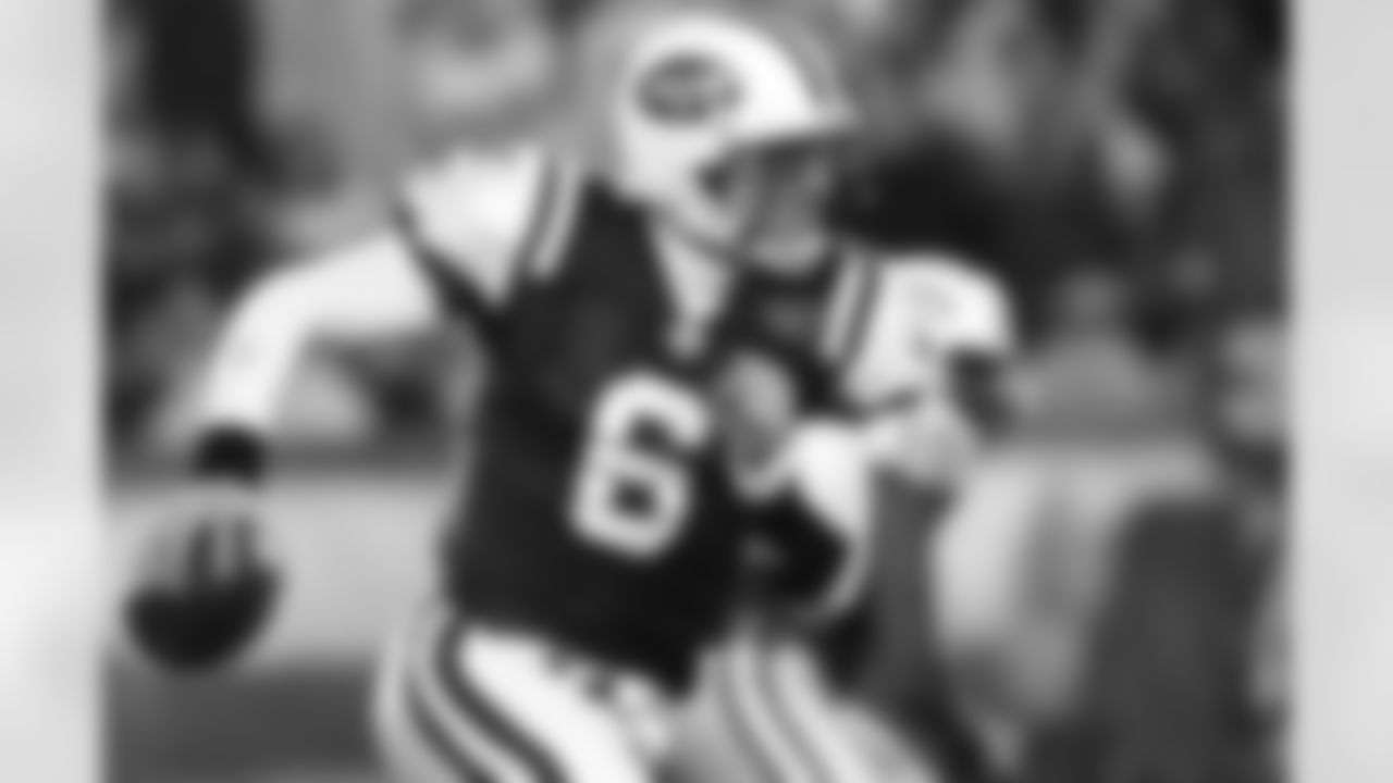 2010 Week 14 Jets vs Dolphins Game Photos