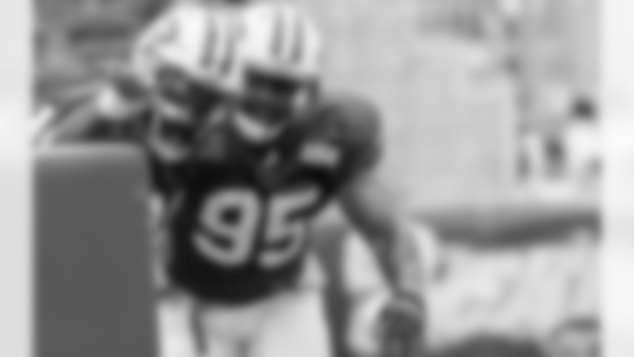 LB Josh Martin