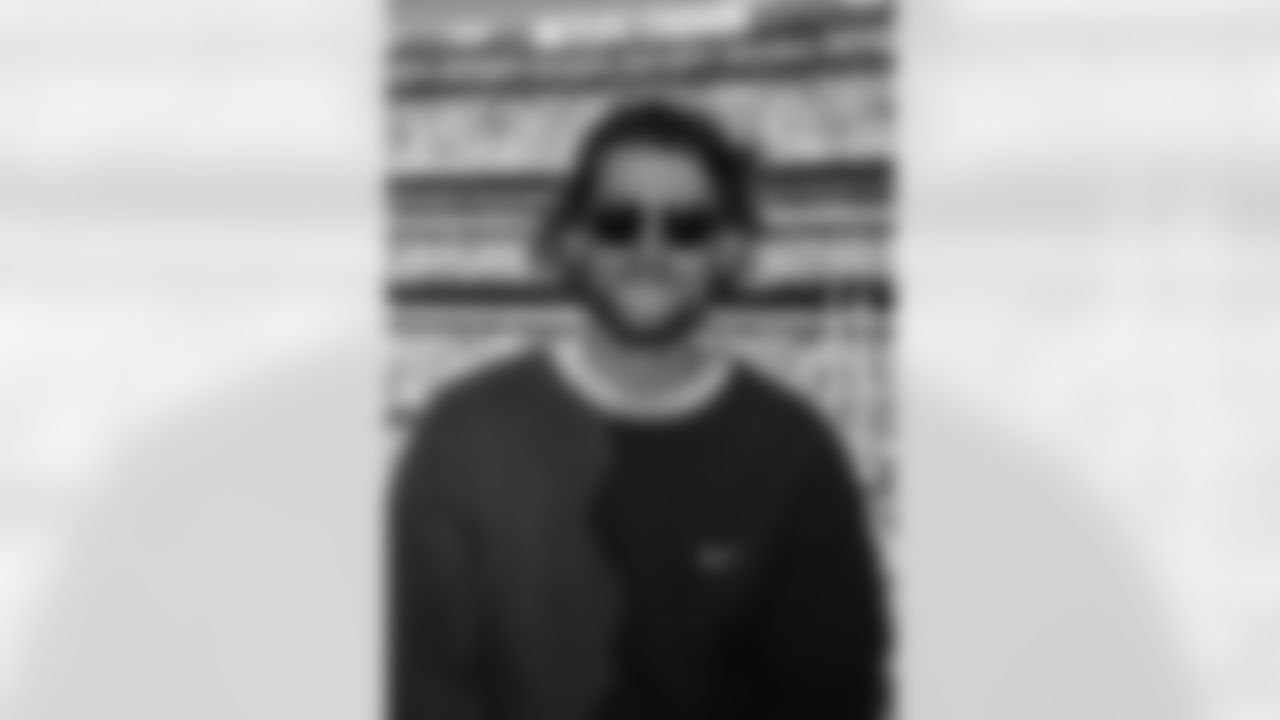 Dude With Sign, Seth Phillips (Influencer)