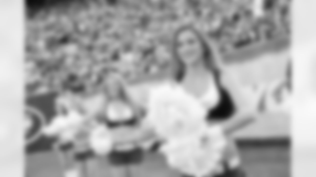 New York Jets Flight Crew: Jets vs Chargers