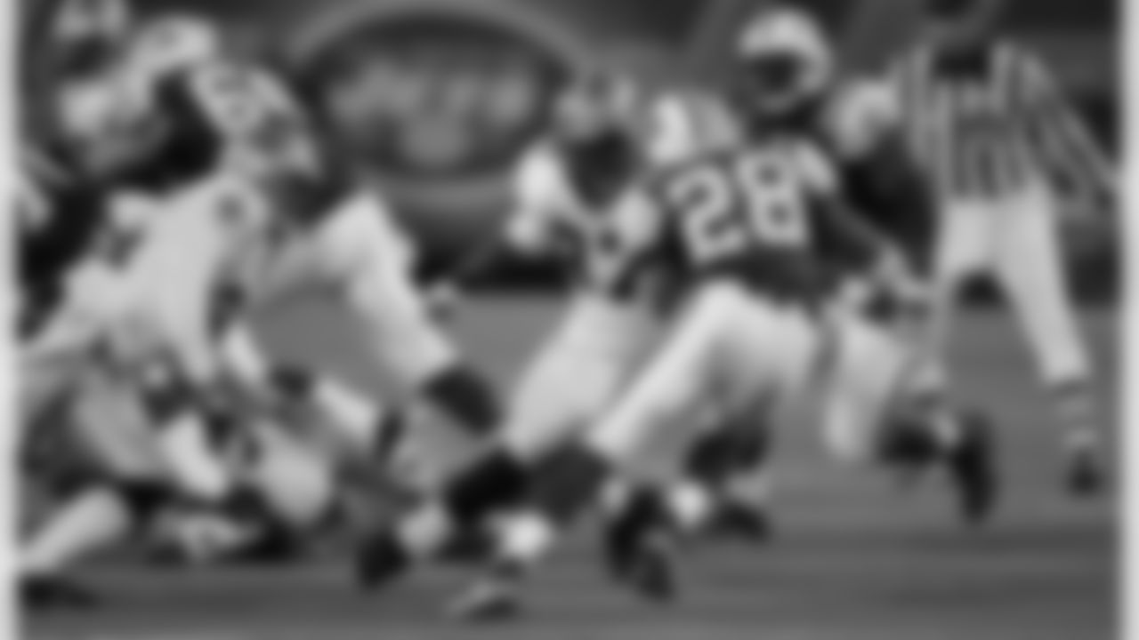 Despite 99 yards from scrimmage by HOF RB Curtis Martin, the Jets fall to the Saints 21-19 during Week 12 of the '05 season.