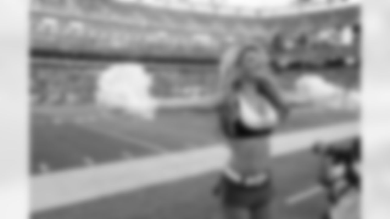New York Jets Flight Crew: Jets vs Bills