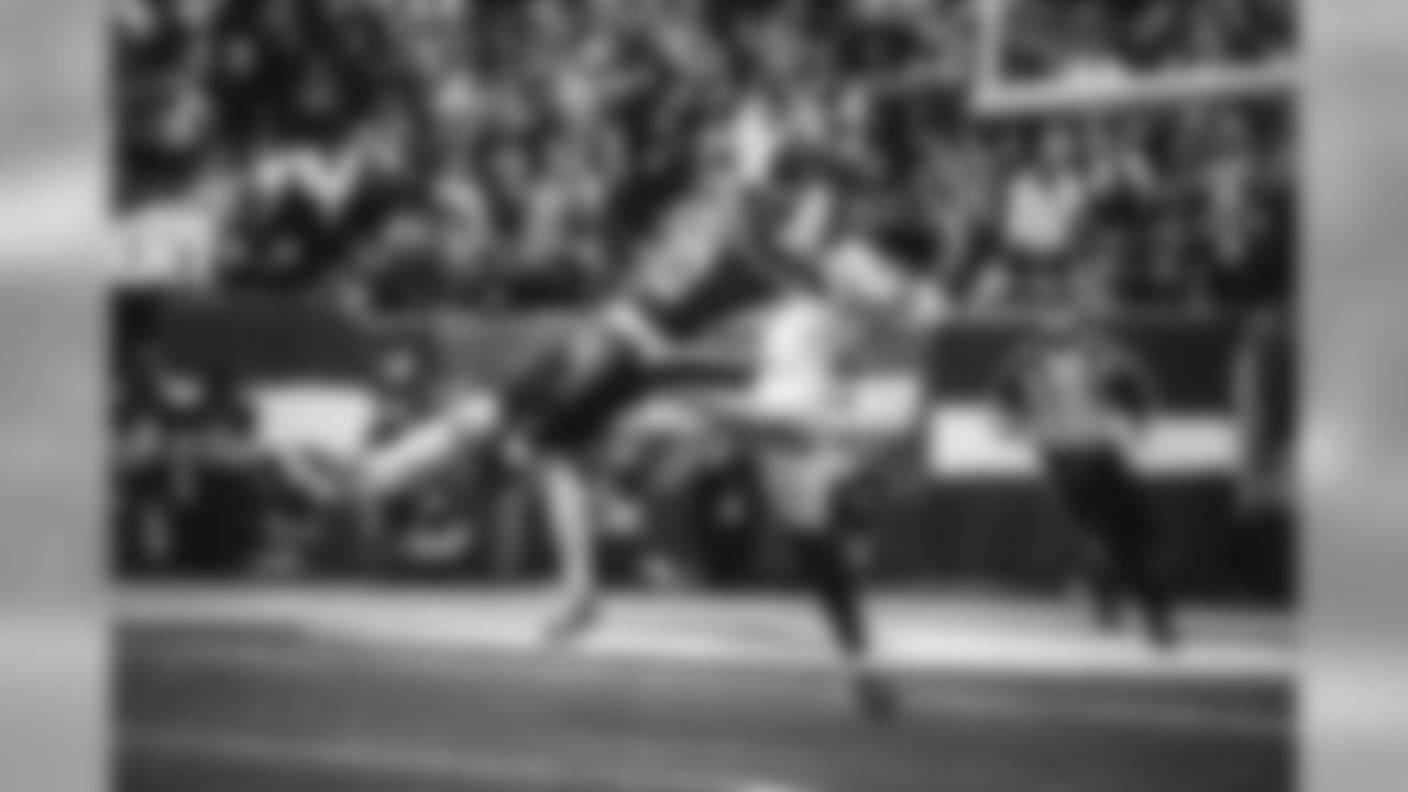 E_SNY_8010
