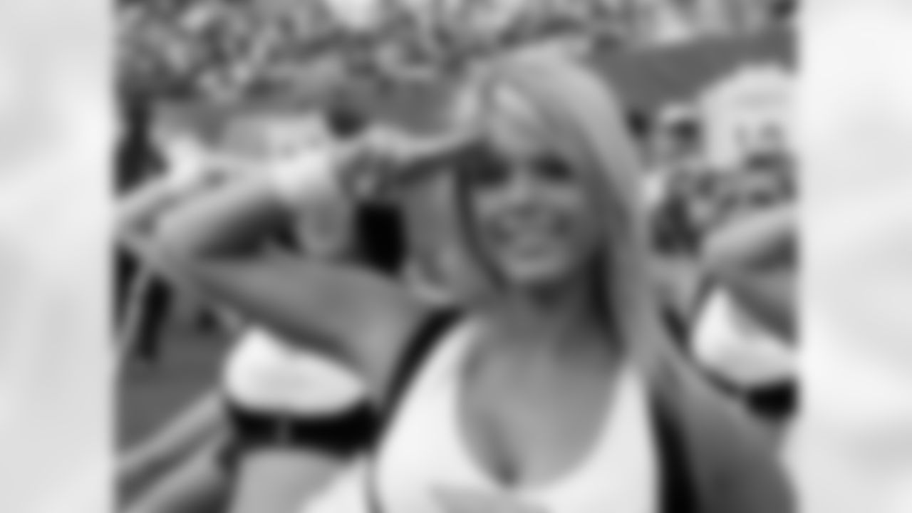 Jessica S - 2009 Flight Crew Member Photos