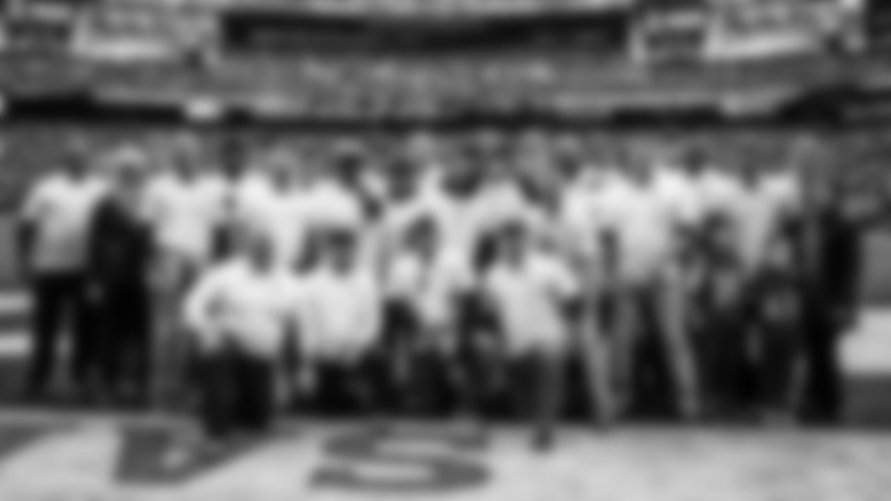 38-SALUTE_TO_SERVICE_111019_GR_195