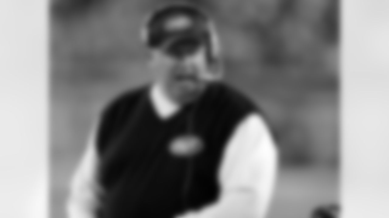 2009 Week 11 Jets at Patriots Photos