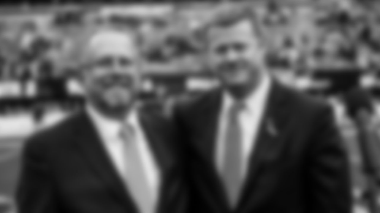 40-SALUTE_TO_SERVICE_111019_GR_218