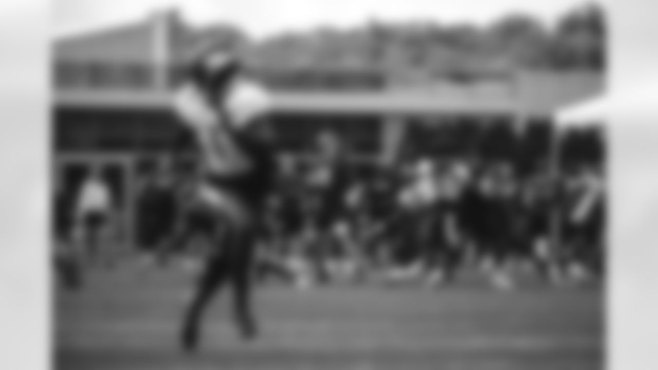 E_SNY_7099