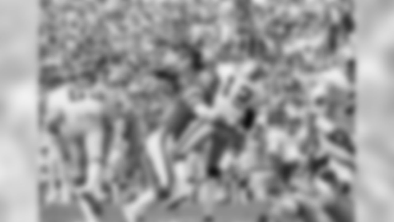 Ken Stabler(12), quarterback of the Oakland Raiders, is shown in action against the New York Jets, Oct. 21, 1979. (AP Photo)