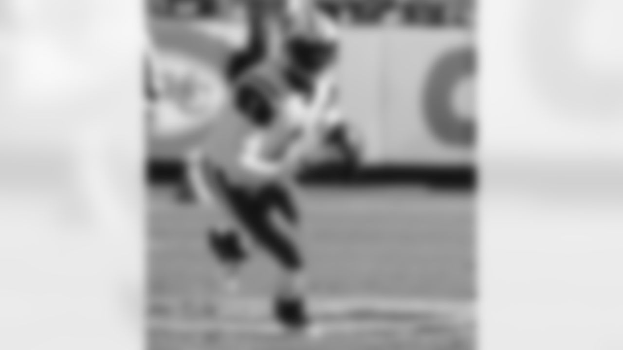 Vick had a respectable game against the Chiefs in his first start in over one year. He was 21-for-28 with 196 yards passing and one touchdown and zero turnovers. Vick left for a few plays near the end of the game after his head bounced off the turf. He passed the concussion protocol and is ready for his first start at MetLife Stadium.