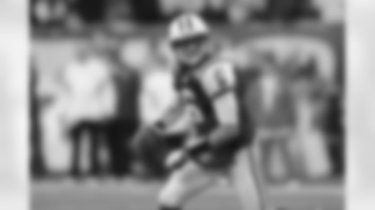 2011 Regular Season Week 16 Jets vs. Giants Game Photos