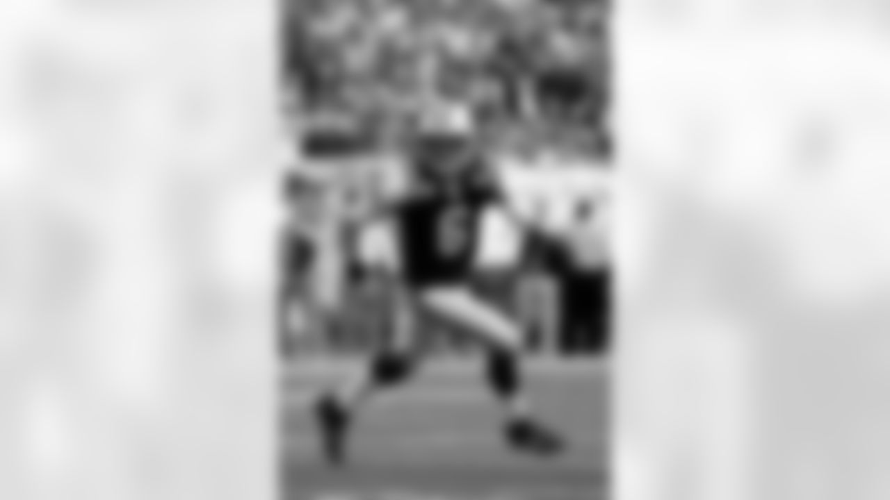 2011 Regular Season Week 7 Jets vs. Chargers Game Photos