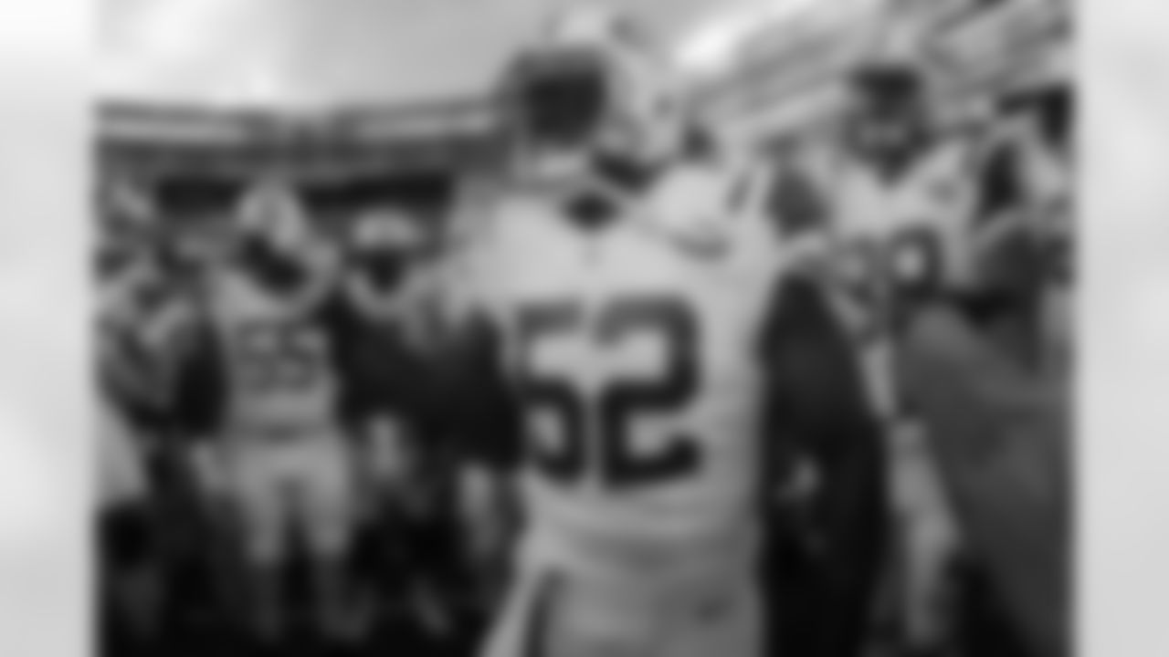 LB David Harris