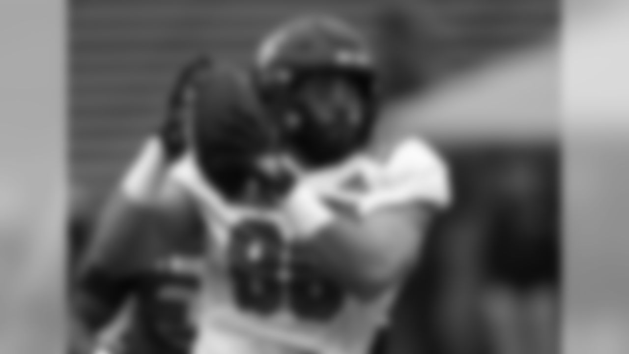 TE Trevon Wesco (West Virginia)