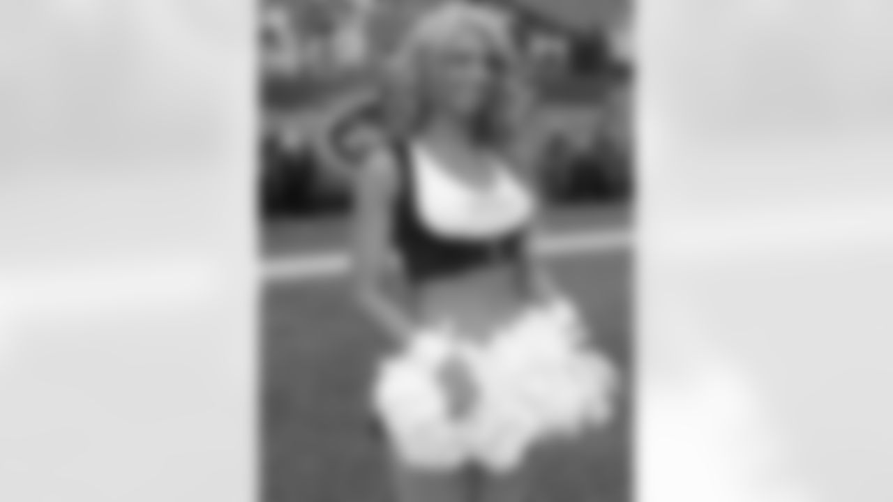Lauren P. 2009 Flight Crew Member Photos