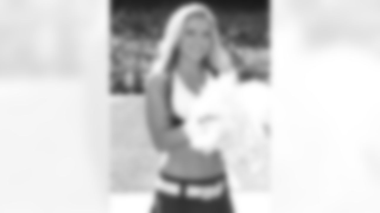 Ryann 2009 Flight Crew Member Photos