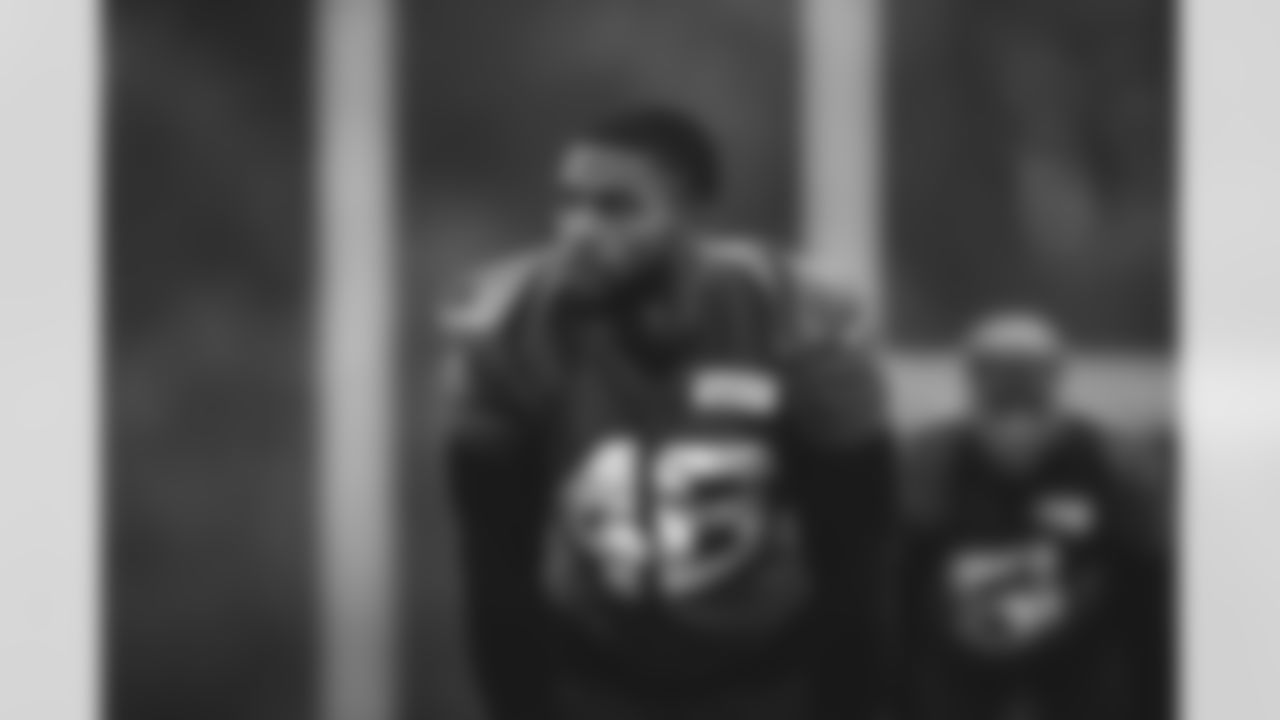 LB Camilo Eifler
