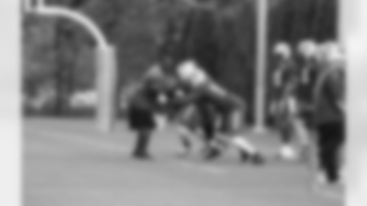 The middle linebacker for the Jets in their 1998 AFC Championship Game at Denver? Pepper Johnson. Now Johnson is the Jets defensive line coach and he is mentoring some horses up front.