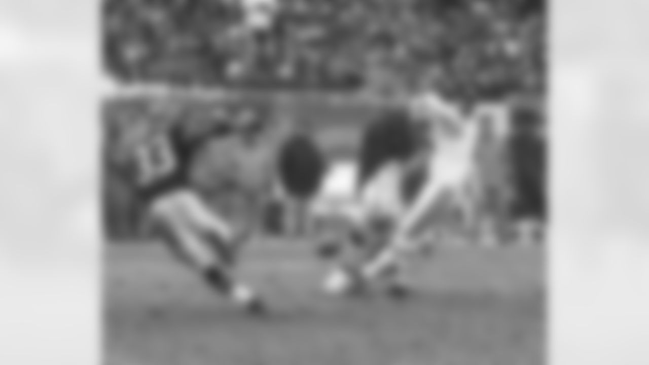 With 69 combined Jets and Bears points heading into the fourth quarter, who would've thought that Nick Folk's field goal eight seconds in would be the final scoring play of the game? The Jets were four points short 14:52 later and fell to Chicago 38-34 at Soldier Field.