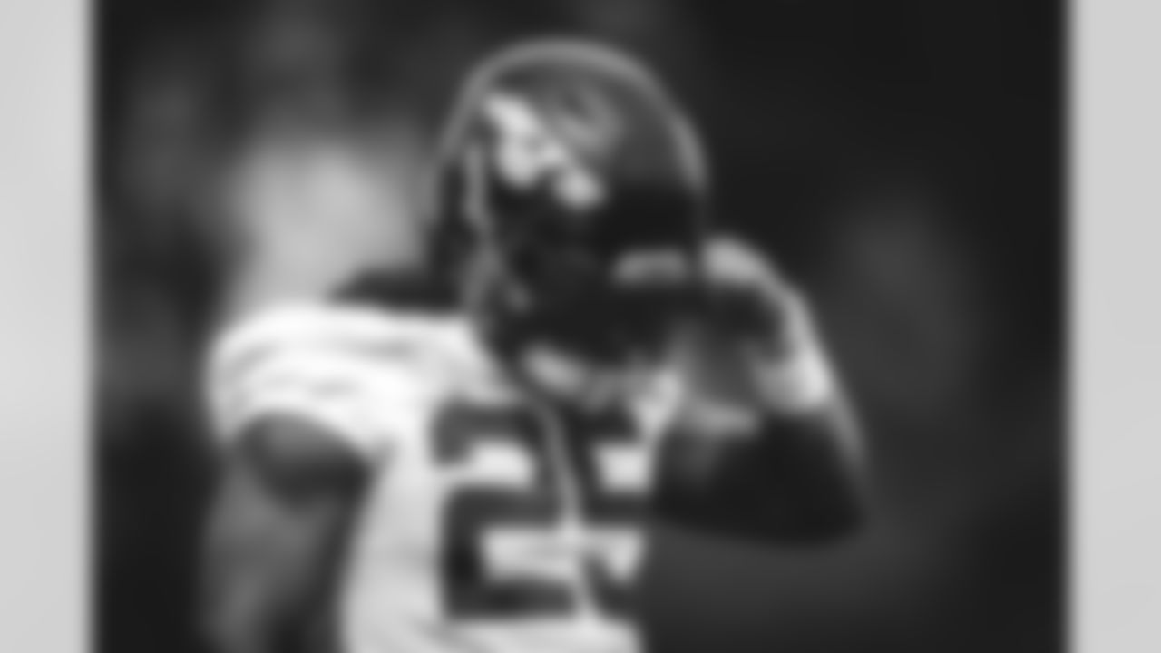 RB Ty Johnson