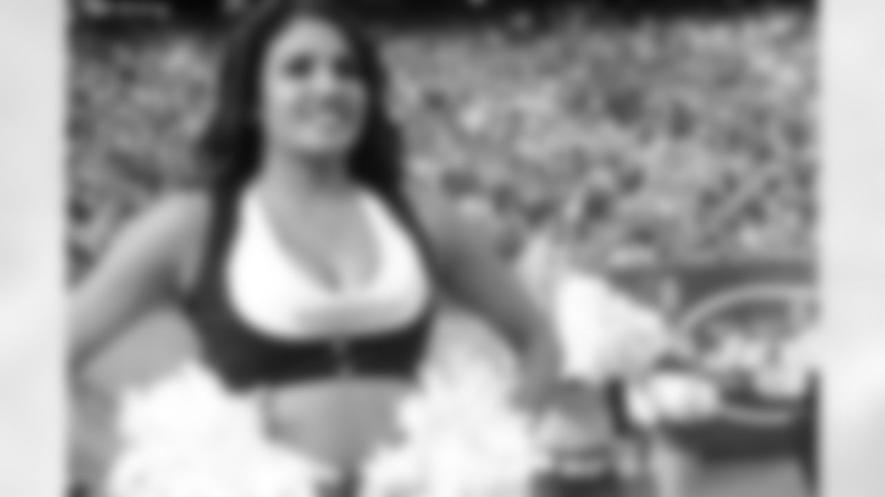 New York Jets Flight Crew: Jets vs Bills