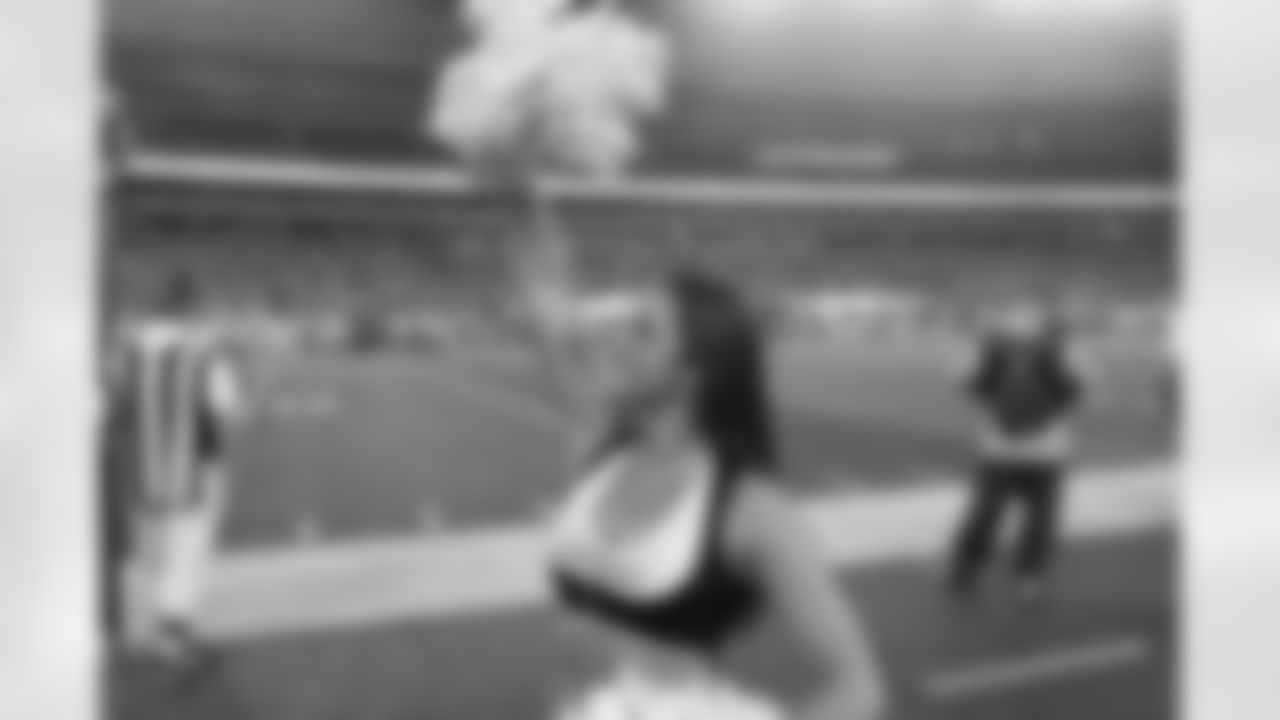 New York Jets Flight Crew: Jets vs Cowboys