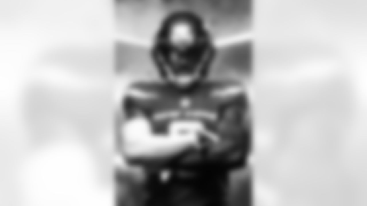 WR Elijah Moore