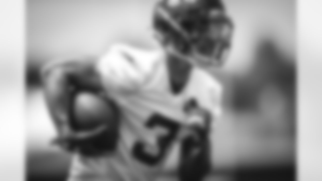 WR Mannaseh Bailey