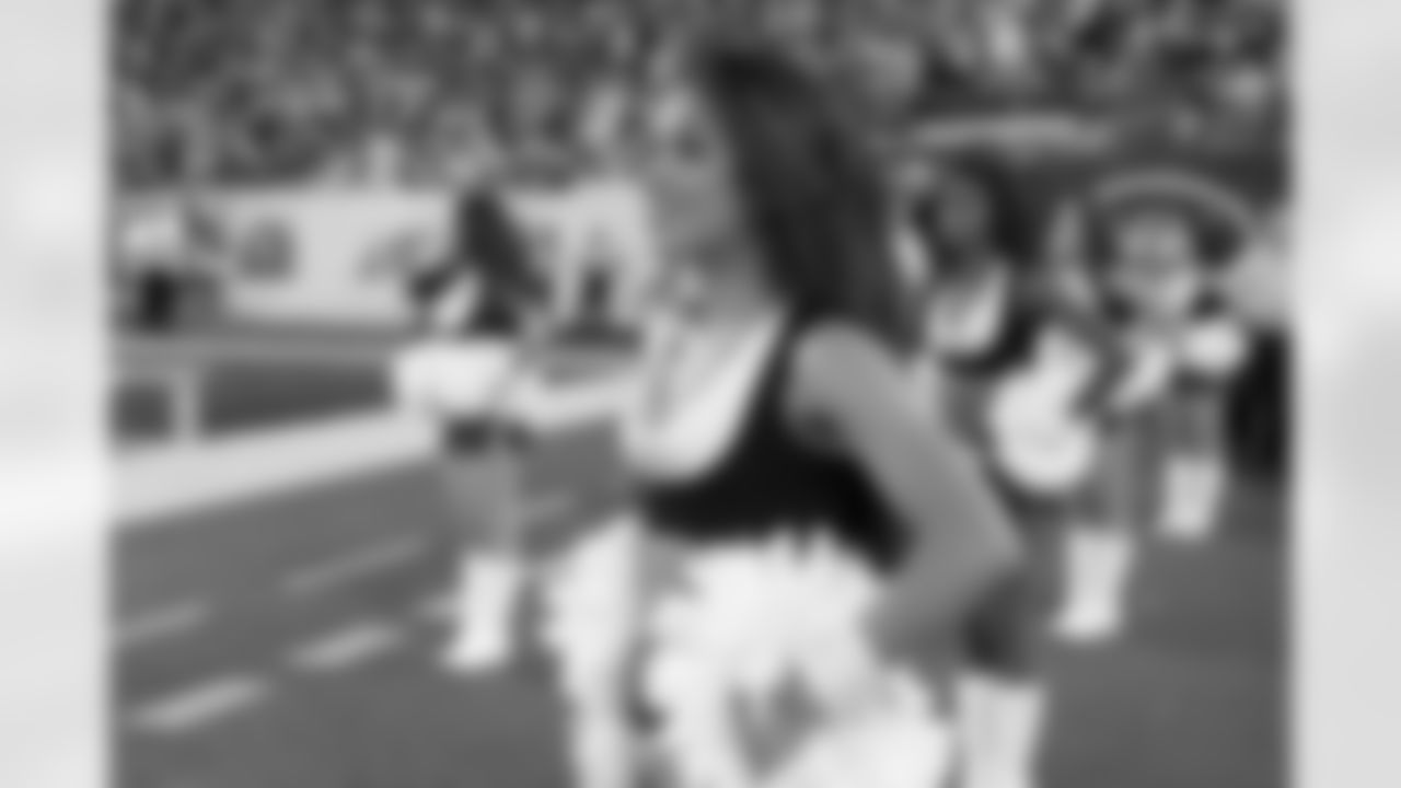 New York Jets Flight Crew: Jets vs Cowboys