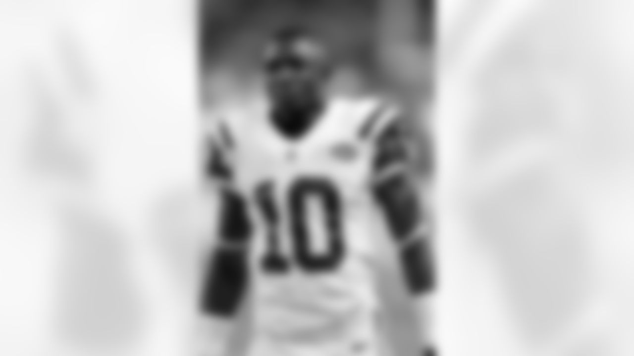 WR T.J. Graham