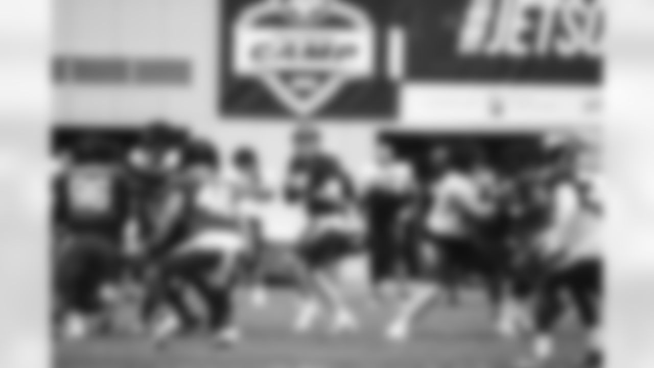 E_SNY24703
