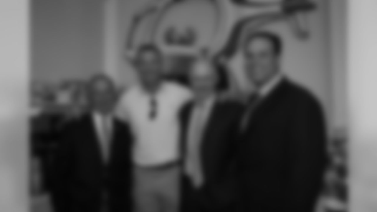 08 Brett Favre welcomed at City Hall