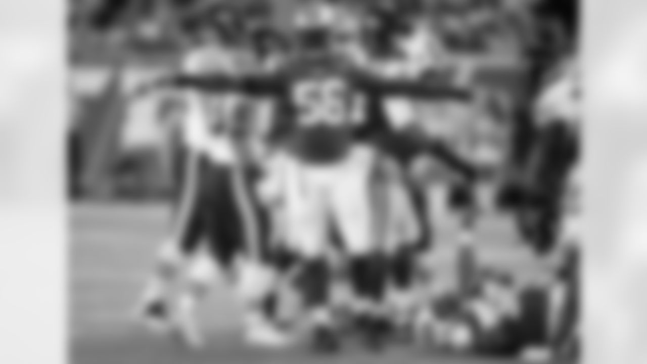 LB Demario Davis