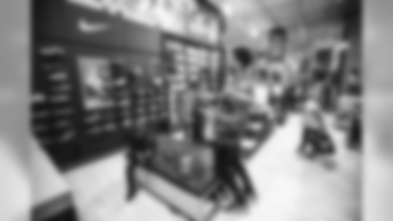 E_SNY_3313