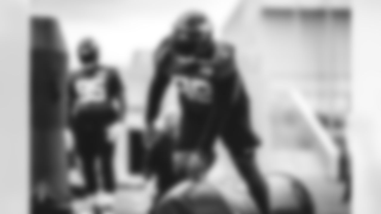 DL Vinny Curry